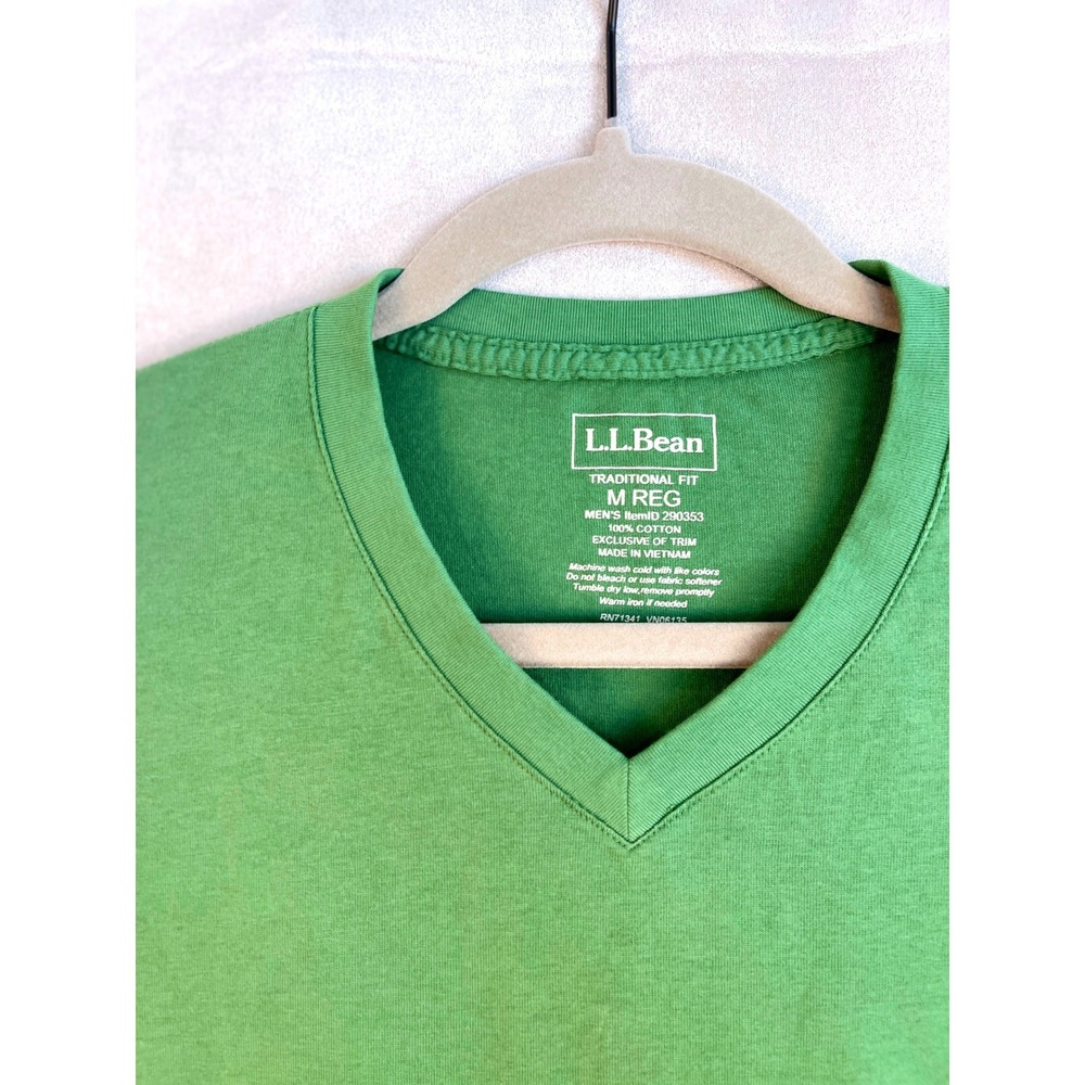 LL Bean Mens V-Neck T-Shirt Dark Elm Green Short Sleeve Cotton NWT M Reg